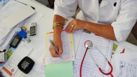 Medicii de familie se declară depăşiţi de birocraţia legată de concediile medicale pentru pacienţii COVID: Nici nu putem vorbi cu pacienţii, atenţi în a completa fiecare rubrică