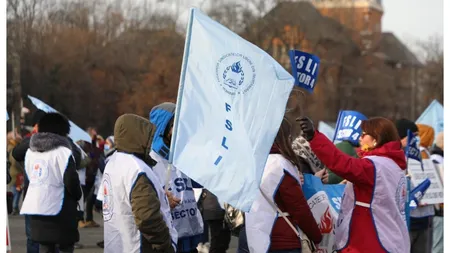 Sindicaliştii din Învăţământ anunţă că premierul Ciucă refuză să semneze acordul cu federaţiile din Educaţie