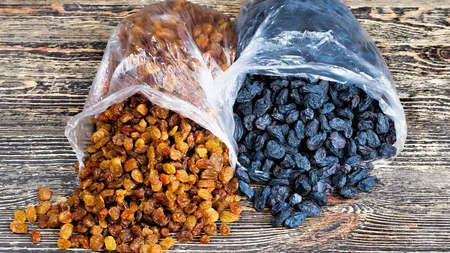 Cele mai bune remedii naturale pe bază de stafide. Curăţă stomacul, ficatul şi cresc libidoul