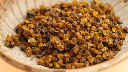 Comoara ascunsă din stupul albinelor. Păstura ajută la remedierea a mai multor boli și vine cu nenumărate beneficii pentru organism