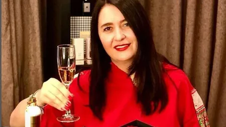 Amalia Năstase şi-a etalat silueta într-o rochie Dana Budeanu, după ce a ţinut dietă. Cum arată acum fosta soţie a lui Ilie Năstase