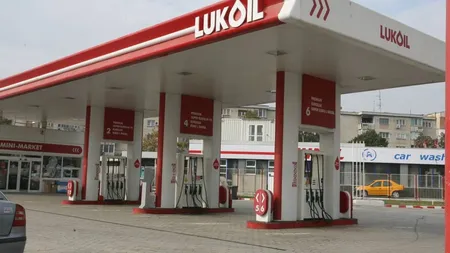 În timp ce Rusia este sancţionată de toţi partenerii occidentali ai României, MApN şi MAI alimentează maşinile de la Lukoil DOCUMENTE