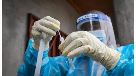 Subvarianta mai contagioasă a Omicron a devenit dominantă la nivel mondial
