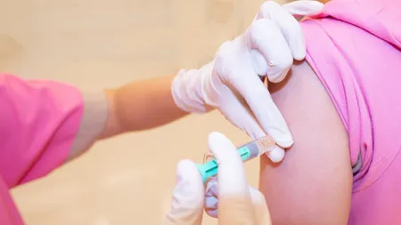 Un nou vaccin, reintrodus în Programul naţional de vaccinare. Rafila: Ne gândim să nu mai fie administrat la cerere
