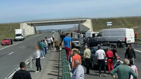 Accident cu şase maşini pe autostrada A1 Timişoara - Deva. Trei oameni, printre care un copil, au murit