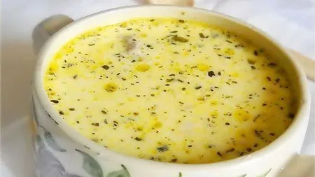 Rețetă de ciorbă ardelenească cu pui. Ingredientul secret care dă cel mai bun gust!