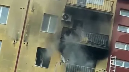 Incendiu violent într-un bloc din Floreşti, de 1 mai. Zeci de persoane, evacuate de urgenţă