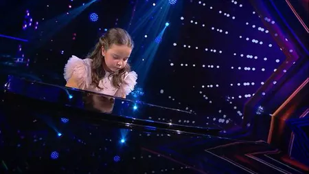 Românii au talent 2022. Cine e Martina Meola, semifinalista de 8 ani care a cântat la pian legată la ochi