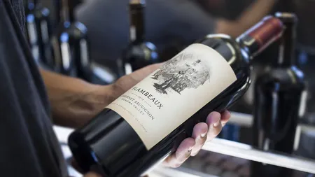 Ce rol are adâncitura de pe fundul sticlelor de vin. Care este explicaţie specialiştilor