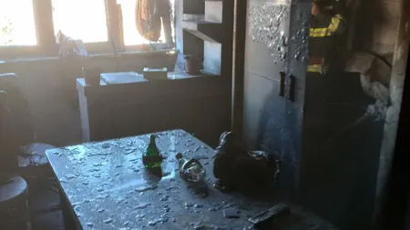 FOTO. Explozie puternică într-un imobil din Turceni. Printre răniți se află și copii