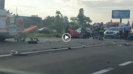 Carambol cu trei maşini pe DN1. Un bărbat a murit şi un altul este grav rănit într-un accident