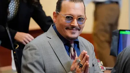 FOTO: Cum a reușit să câștige Johnny Depp 3 milioane de lire în câteva ore. Fanii s-au activat imediat