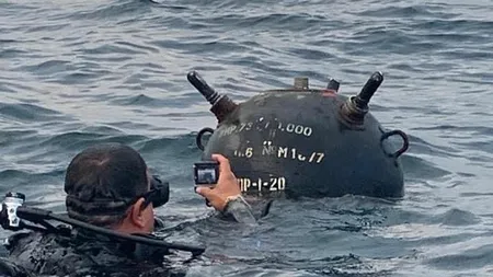FOTO: Mină marină, aflată în derivă, aproape de Eforie, a fost distrusă de scafandrii MApN
