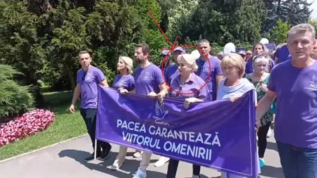 Viorica Dăncilă a revenit în politică. S-a plimbat pe străzi și a cântat alături de fanii săi: „Să fie pace în lume!
