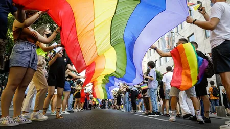 ”Marşul Normalităţii”, organizat de Noua Dreaptă în Bucureşti. De la ora 17.00 a început „Bucharest Pride” GALERIE FOTO