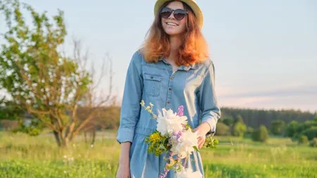 Mini, midi sau poate maxi? - Sfaturi despre alegerea lungimii unei rochii din denim
