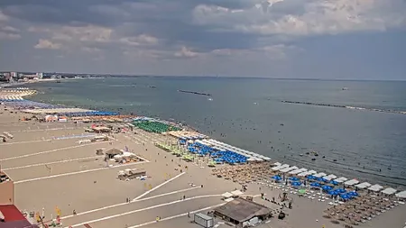 Plajele goale din Mamaia au împins autorităţile spre gesturi disperate, ca să atragă turiştii. Ultima măsură luată e legată de celebra taxă de parcare