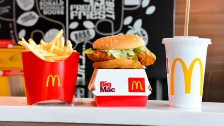 McDonald's a luat o decizie radicală: a interzis intrarea minorilor în restaurant după ora 17.00