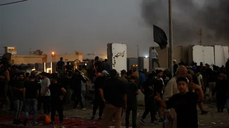 Revoluţie în Irak, se dau lupte grele. Iranul şi-a deschis graniţele şi a suspendat toate zborurile cu Bagdadul