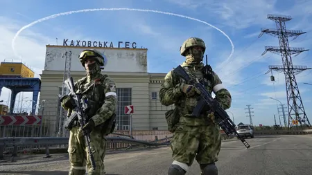Debandadă în armata rusă. Ofiţerii FSB au surprins un soldat beat într-o cârciumă din Herson, acesta i-a omorât