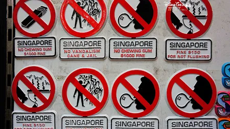 Singapore, ţara cu cele mai ciudate legi. Poţi să faci închisoare dacă te plimbi gol prin casă sau cânţi în public