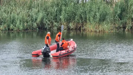 Tânăr de 18 ani, căutat de scafandri după ce s-a răsturnat cu caiacul. 