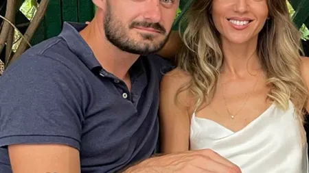 Cel mai nou cuplu din showbizul românesc. Ana Odagiu şi Conrad Mericoffer au apărut ţinându-se de mână la un eveniment monden GALERIE FOTO