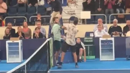 Scene şocante în tenis! Doi jucători s-au luat la bătaie pe terenul turneului de la Orleans VIDEO