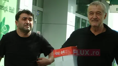 Imagini fabuloase cu Gigi Becali. Şi-a scos banii din bancă într-o cutie de carton