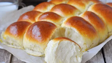 Reţetă de chifle moi şi pufoase. Ingredientul minune pe care-l folosesc toate gospodinele