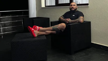 Dani Mocanu o duce foarte bine în arest la domiciliu, organizează petreceri întruna. Ce lucru îi este interzis manelistului