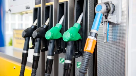 Preţul carburanţilor continuă să crească înainte de weekend. Diferență record de preț între motorină și benzină