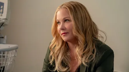Christina Applegate a ajuns de nerecunoscut. Actriţa din filmul „Dead to Me” suferă de o boală teribilă