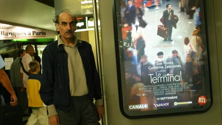 Un bărbat care a locuit timp de 18 ani în aeroportul Charles de Gaulle din Paris a murit. Povestea lui a inspirat producătorii filmului 