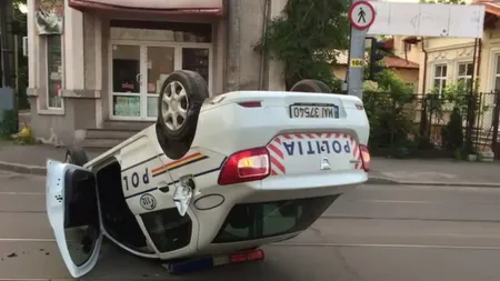 Nu e banc! Poliţiştii de la Rutieră s-au tamponat pe strada Caracal cu altă mașină, în timp ce se duceau la alt accident