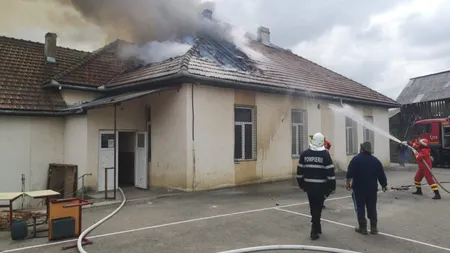 Incendiu într-o şcoală din Prahova. Pompierii au intervenit pentru stingerea focului