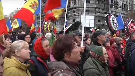 Proteste violente în Rep. Moldova. Protestatarii s-au bătut din nou, cu polițiștii (VIDEO)