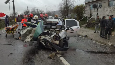 Cod roşu de intervenţie, două persoane au murit pe loc în urma unui accident produs în Bacău