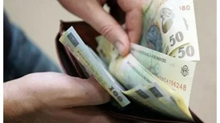 Salarii majorate substanţial. Un secretar va primi leafă de 16.500 de lei