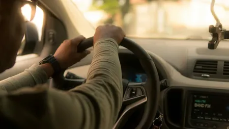 Știai că există un deschizător de sticle în mașină? Cu siguranță, mulți șoferi nu știu unde se află