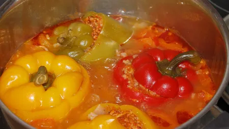 Ardei umpluți de post. Reţeta simplă şi delicioasă pe care orice gospodină trebuie să o cunoască. Ingredientul secret care îmbunătăţeşte semnificativ gustul preparatului