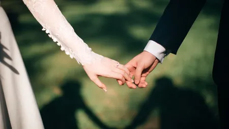 Numărul adolescenților căsătoriți a explodat în ultimul deceniu, în România. Explicația sociologilor