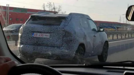 Un nou SUV Dacia, surprins în teste pe A1. Imagini spion cu noul autoturism