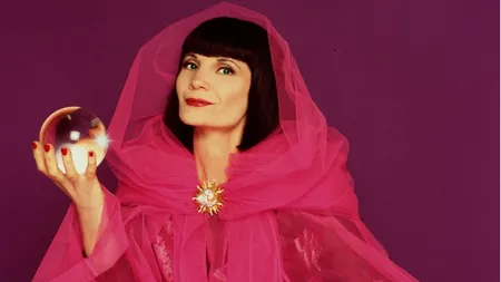 A murit Mystic Meg, una dintre cele mai îndrăgite persoane din Marea Britanie. Povestea de viață a celei mai faimoase femei astrolog