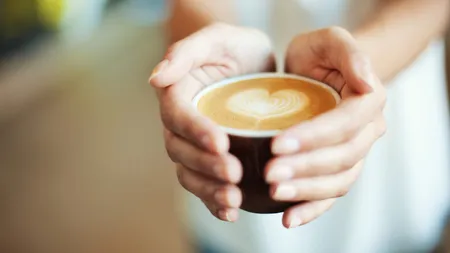 Te-ai săturat de aceeași rutină a cafelei? Cafeaua cu colagen ar putea fi o schimbare bună