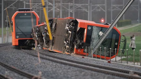 Trenuri deraiate în Elveţia. Se pare că vântul de 140 km/oră a fost cauza accidentului