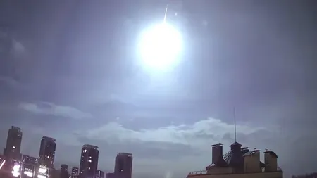 VIDEO NASA neagă că mingea de foc zărită pe cerul Kievului ar fi fost satelitul său. Acesta se afla încă pe orbită - VIDEO