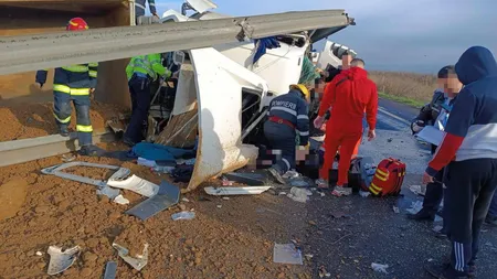 Accident grav pe Autostrada A1. Un bărbat a murit după ce s-a răsturnat un TIR