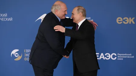 Lukaşenko susţine că Rusia livrează Belarusului arme nucleare: 