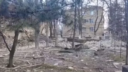 Explozii puternice în Mariupol. Ucrainenii spun că au lovit o bază militară cu 150 de soldați ruși